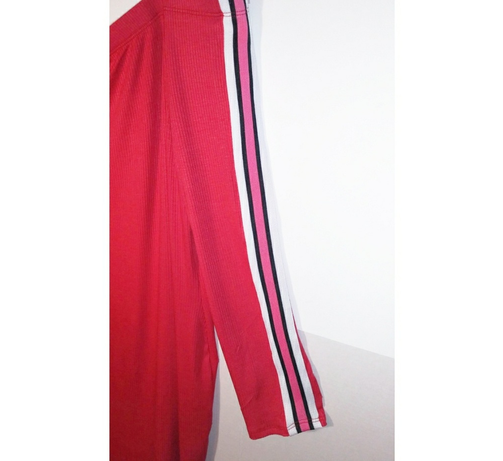 🛍$10 SALE🛍Charlotte Russe Off Shoulder Red dress - Picture 3 of 6
